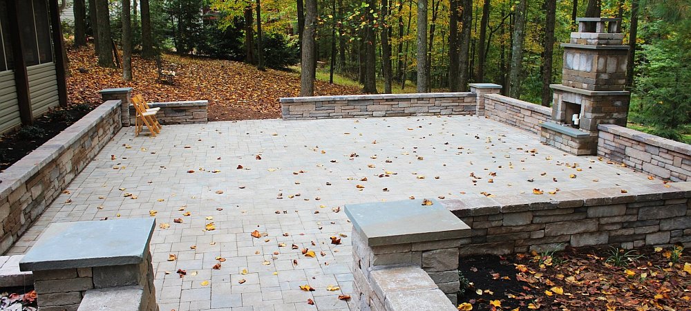 Seth Maurer Landscaping Hardscaping Patio Fireplace M 16 cropped